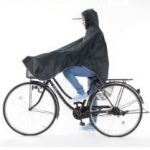 キウkiuのレインポンチョの口コミや人気の理由は 自転車でも使えるの